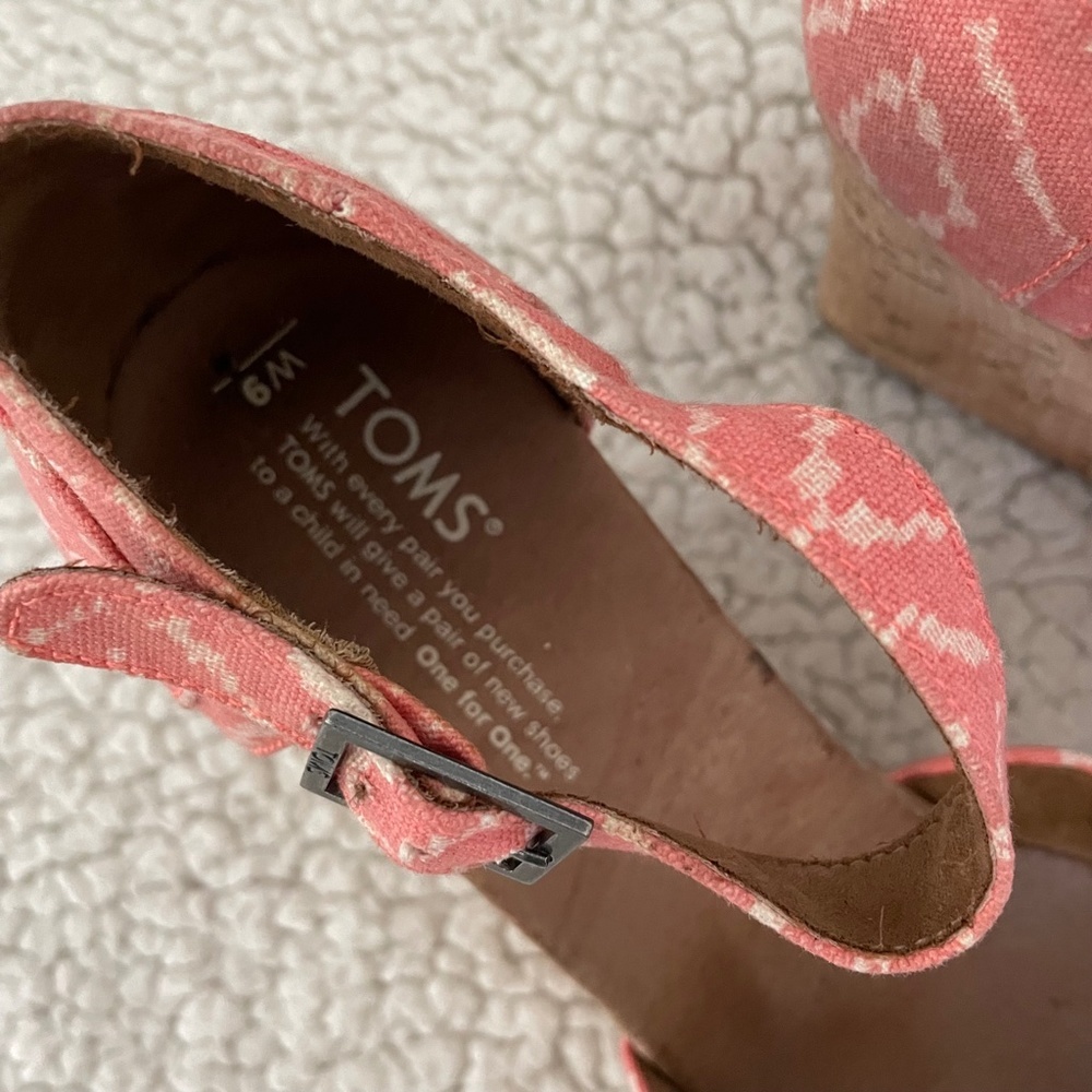 Toms Sandals Women's Pink Size 9 Strappy Open Toed Wedge Boho Summer Vacation - Picture 2 of 5